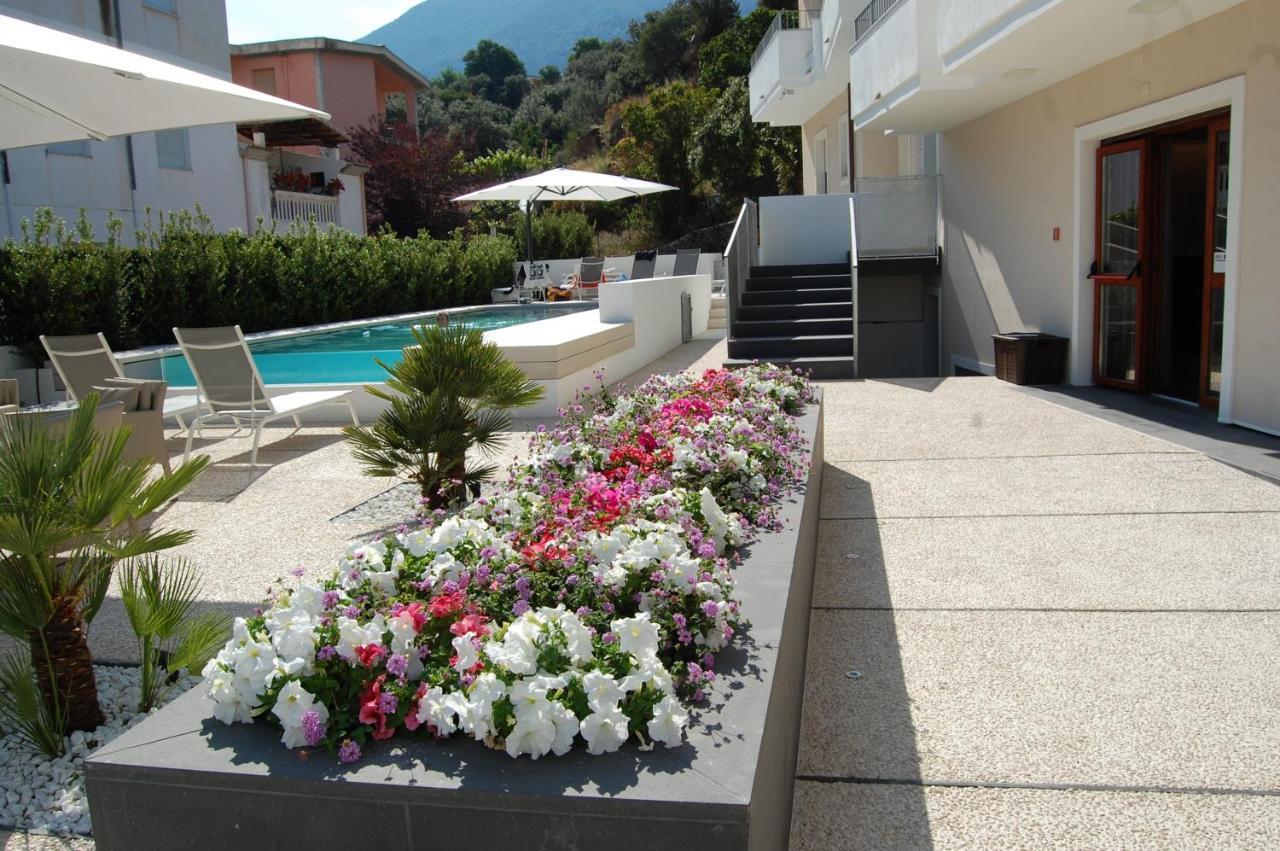 קאלה גונונה Hotel Nettuno מראה חיצוני תמונה