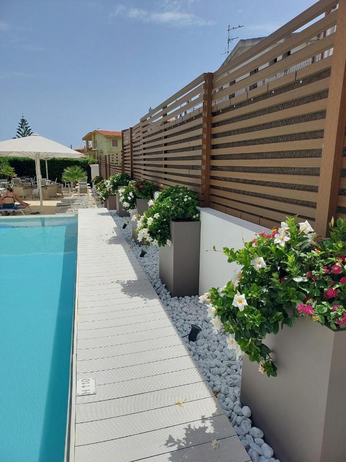 קאלה גונונה Hotel Nettuno מראה חיצוני תמונה