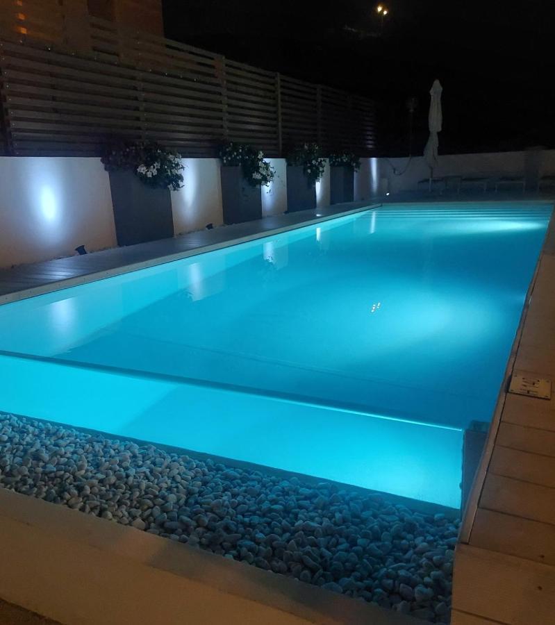 קאלה גונונה Hotel Nettuno מראה חיצוני תמונה