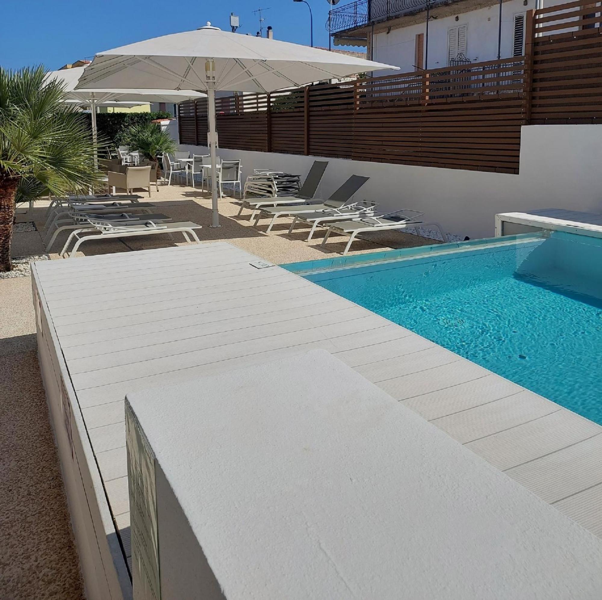 קאלה גונונה Hotel Nettuno מראה חיצוני תמונה