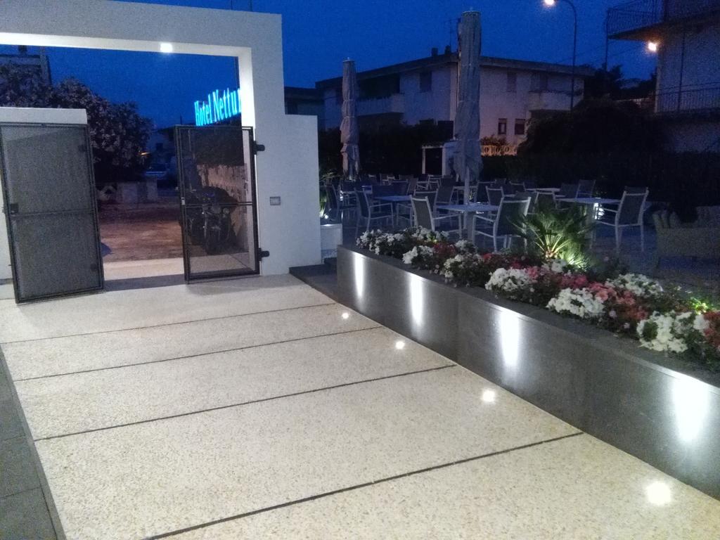 קאלה גונונה Hotel Nettuno מראה חיצוני תמונה