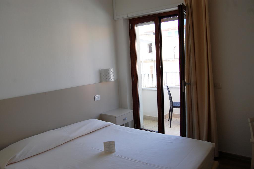 קאלה גונונה Hotel Nettuno מראה חיצוני תמונה