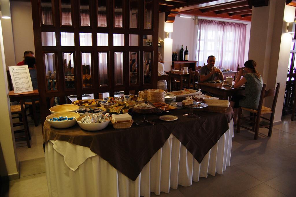 קאלה גונונה Hotel Nettuno מראה חיצוני תמונה