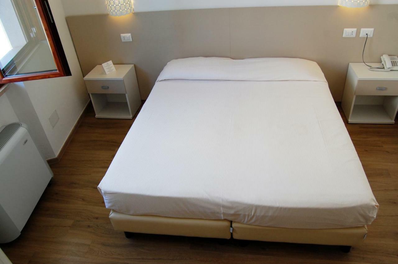 קאלה גונונה Hotel Nettuno מראה חיצוני תמונה