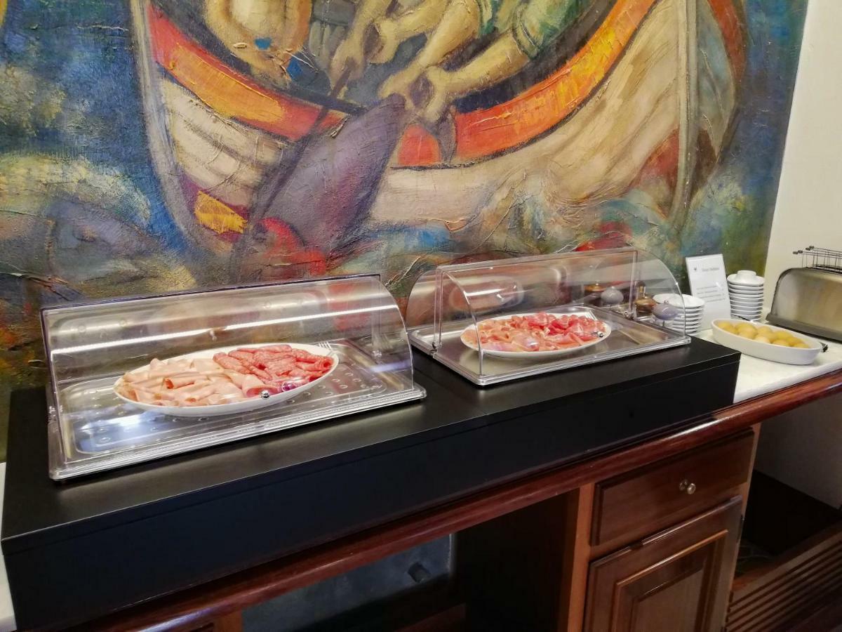 קאלה גונונה Hotel Nettuno מראה חיצוני תמונה