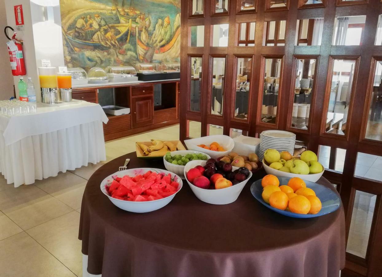 קאלה גונונה Hotel Nettuno מראה חיצוני תמונה